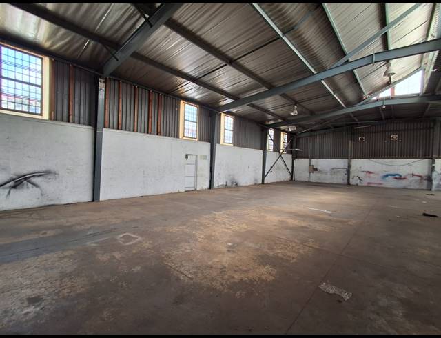 477M² WAREHOUSE TO LET IN DENVER